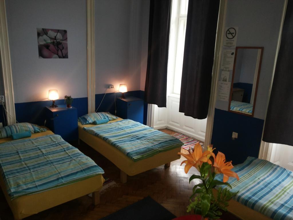 White Rabbit Hostel Budapest Habitación foto